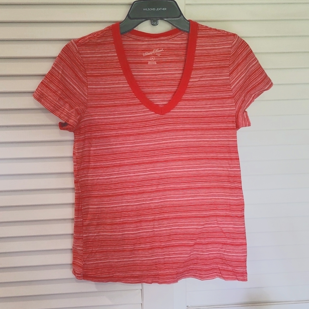 Universal Thread XS Red and White Thin Stripe V Neck Tee